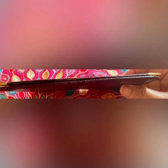 Beautiful Cartier Bordeaux burgundy leather wallet with gold hardware. EUC 7x4” - Picture 7 of 11